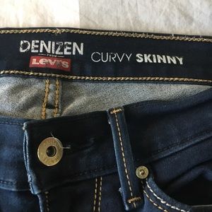 DENIZEN Size M Jeans